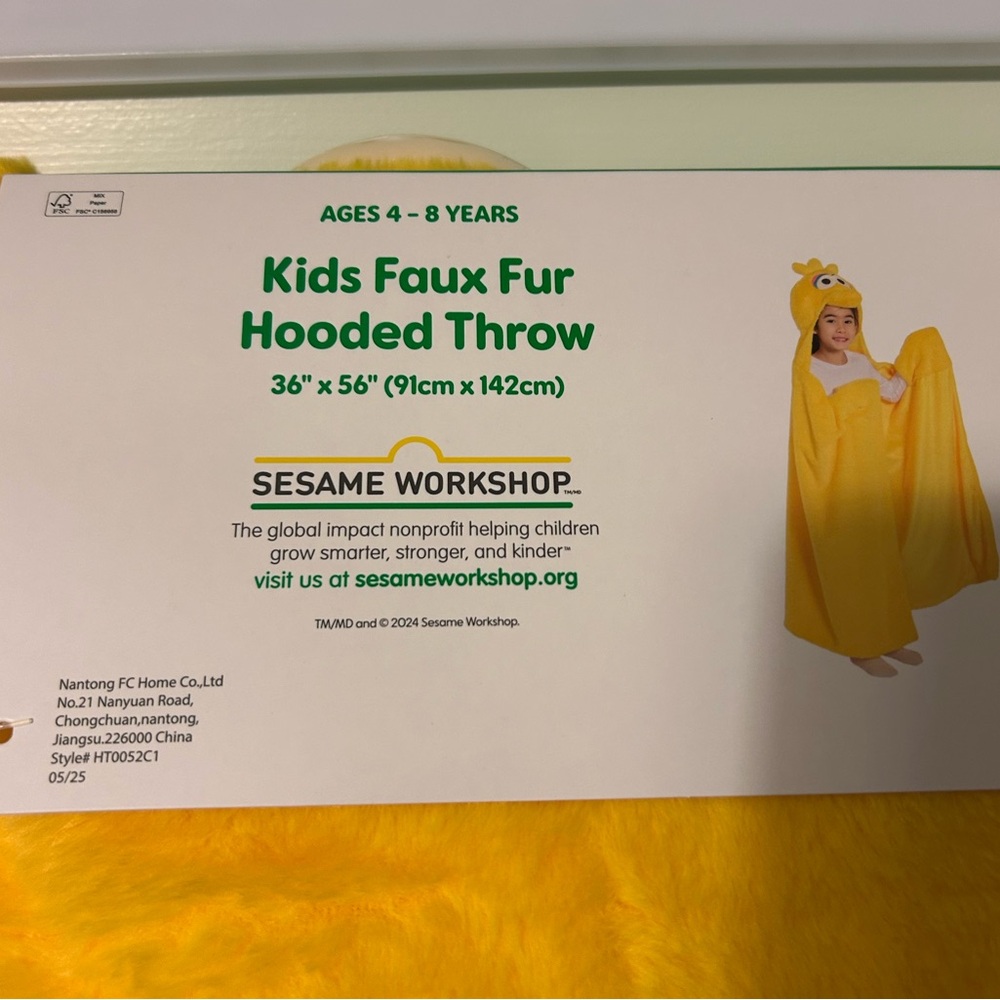 NWT Kids Sesame Street Big Bird Faux Fur Hooded Throw - Picture 3 of 4